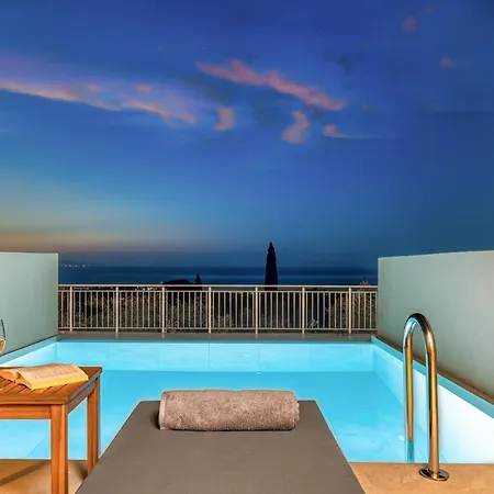 Helena's Aether - Seaview & Heated Infinity Pool