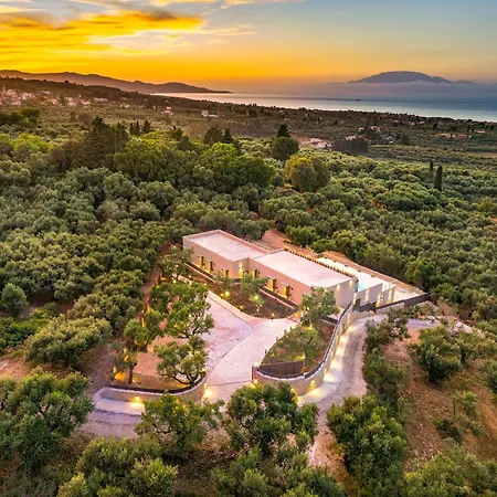Helena's Aether - Seaview & Heated Infinity Pool
