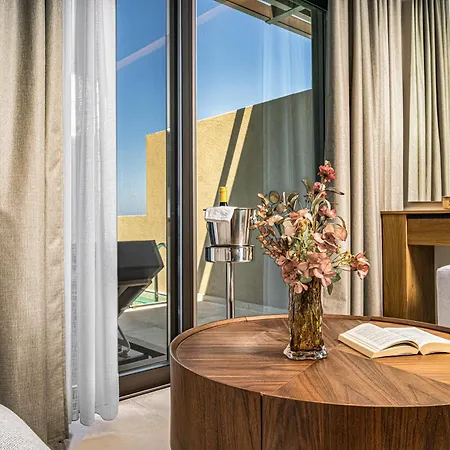 Hotel Helena's Aether - Seaview & Heated Infinity Pool 4*