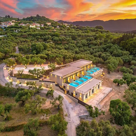 Helena's Aether - Seaview & Heated Infinity Pool 4*