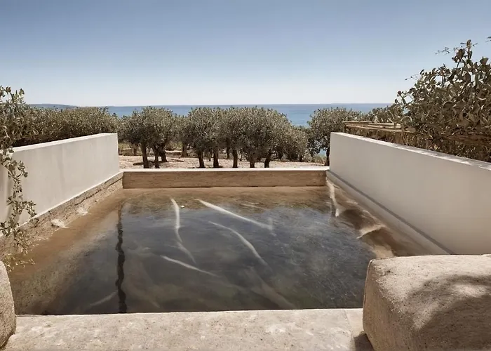 מלון Helena's Aether - Seaview & Heated Infinity Pool טרגקי